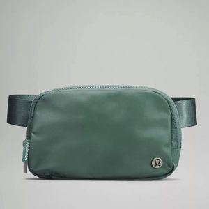 Tidewater Teal lululemon Beltbag
